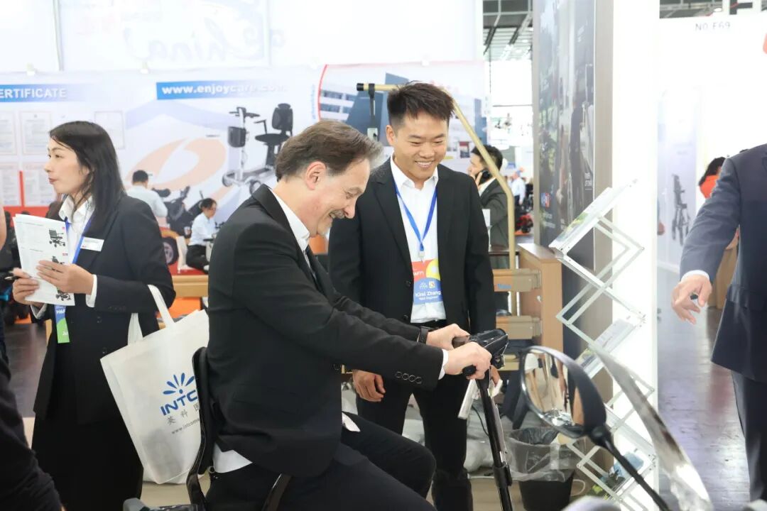 72779太阳集团医疗亮相德国REHACARE2025 展示康养器械全系列创新移动解决方案